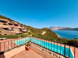 Punta Est - Trilo Corallo Piscina e Vista Mare