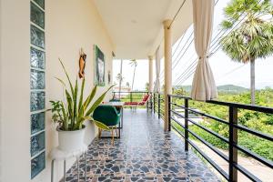 Engineer Designer, Jungle View, Plunge Pool