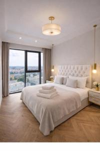 Hanza Tower GOLDEN 24 Apartments SPA & Sauna & Jacuzzi & Pool