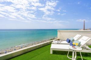 Beachfront Penthouse & Pool by ELE Apartments
