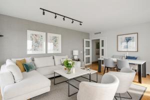 Beachfront Penthouse & Pool by ELE Apartments