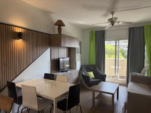 Apartment with Sea View in Benalbeach