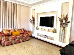 Résidence Charatan - Spacious Family Retreat 200m from Beach