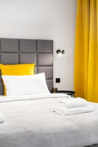 HOUSEHOST Apartment: Miodowa 428b street