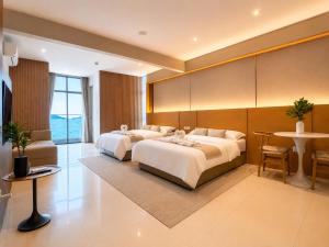 The Shore Premier Seaview Suite by YFL