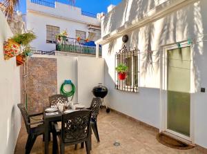 Quiet 3-bedroom house near Town Hall & Centre