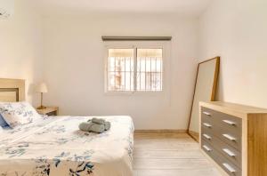Quiet 3-bedroom house near Town Hall & Centre