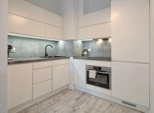 Starowiejska Apt - Terrace, Parking - by Rentujemy