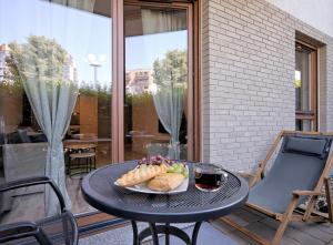 Starowiejska Apt - Terrace, Parking - by Rentujemy