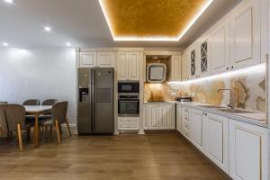 The Azure 2 Beachfront By PS