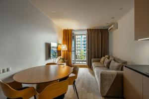 3-143 Central Park, John McCain 7, Kyiv centre, fantastic city view, 15 kW backup power, Petrovdom Apartment