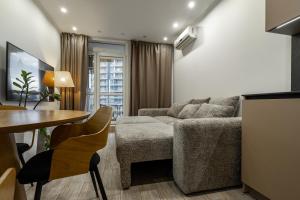 3-143 Central Park, John McCain 7, Kyiv centre, fantastic city view, 15 kW backup power, Petrovdom Apartment
