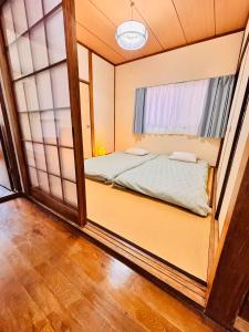 古民家一棟貸切 民宿 潤 松山市駅徒歩5分 銀天街徒歩2分 無料駐車場1台付き