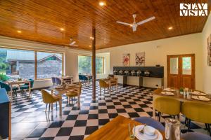 StayVista at Raison Meadows with BBQ & Bonfire