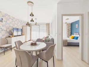 Lighthouse Baltic Apartment AC & Parking by Solarento