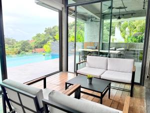 Baan Saint-Tropez Seaview Villas Kata Beach