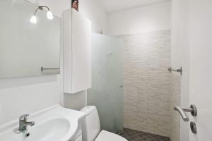 Bright and Inviting Apartment with Garden View in Viby