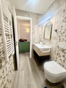 Two bedroom Shangri La apartment with private pool