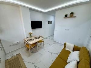 Cozy Apartment with Wi-Fi-322
