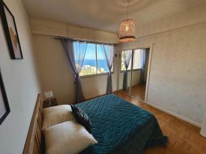 Apartment with stunning sea and mountain views