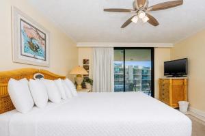 Phoenix on the Bay 1415
