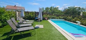 Luxury Flat with Heated Pool & Jacuzzi