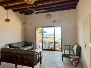 Casa frente al mar con alberca, cerca de Troncones