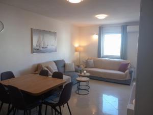 98A4 · Apartment Marea