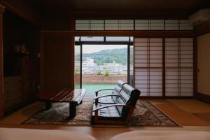 Top Floor Suite - Balcony View - Higashi Chaya Area