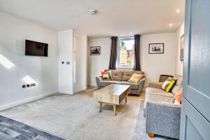 Airy Home Free Parking Walk to Bailgate - Pass the Keys