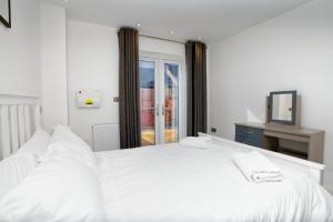 Airy Home Free Parking Walk to Bailgate - Pass the Keys