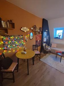 Przytulne Studia na Starówce idealne dla Par Vistula by Rentoom