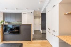 Exclusive Center Apartment Free Parking by CityBeat