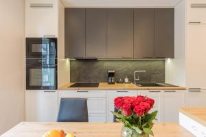 Exclusive Center Apartment Free Parking by CityBeat