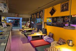 Roxx Social Hostel, Cafe & Bistro