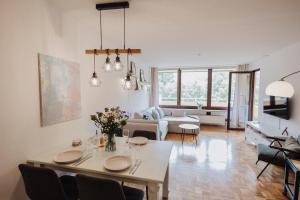Helles 2 Zimmer Apartment mit Balkon und Tiefgarage