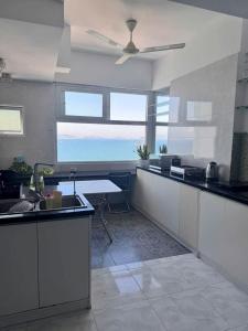 Sea view Panorama 4BR Apartment 2 Mins to Beach
