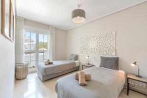 Beautiful And Bright Beach Home