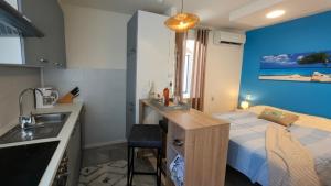 Sea Hideaway Studio Walk to Beach & Bus to Split