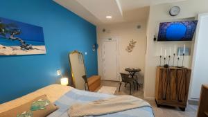 Sea Hideaway Studio Walk to Beach & Bus to Split