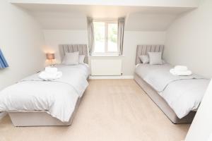 Spacious 4 Bedroom House with Games Room & Garden