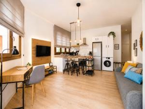 Galeon Suites