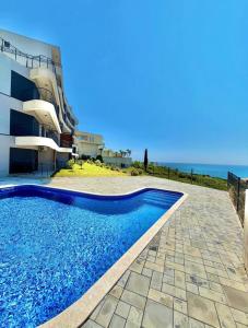 SeaSide Luxury Pool Apartments