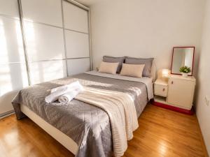 Heart of red apartment-Smart TV-Netflix-Balcony