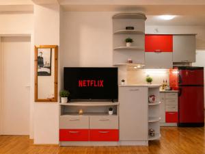 Heart of red apartment-Smart TV-Netflix-Balcony