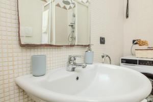 Garden Suite - Shared Pool & Designer Interiors