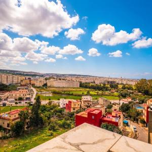 Appartements idéals climatisé et Neufs - Emplacement stratégique à Tanger sur la route de la Plage de Achakar