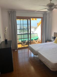662 - Garden City - 1 Bedroom with Terrace
