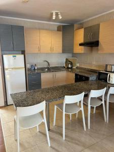 662 - Garden City - 1 Bedroom with Terrace