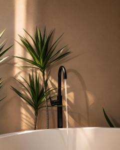 Wabi Sabi - Zen Stay District 1 with Bathtub & Projector
